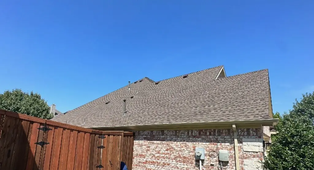 Completed roof replacement project in Lincoln